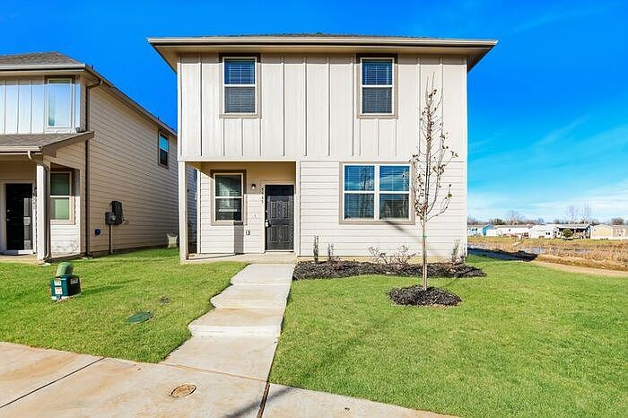 1st image of 5545 Eagle Point Dr