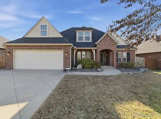 722 W 39th St, Sand Springs, OK 74063