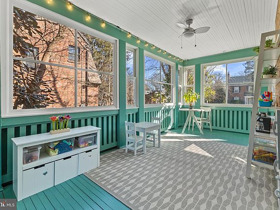 4th image of 4903 Washington Blvd