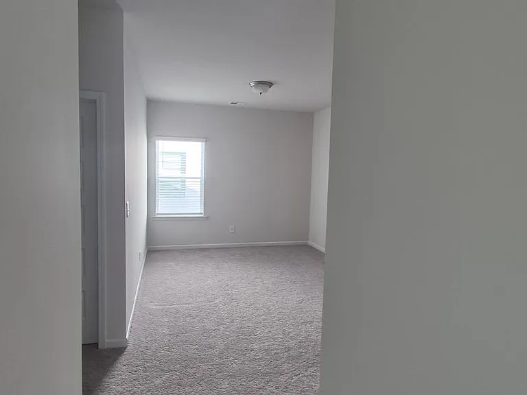 618 Blaven St — Photo 10