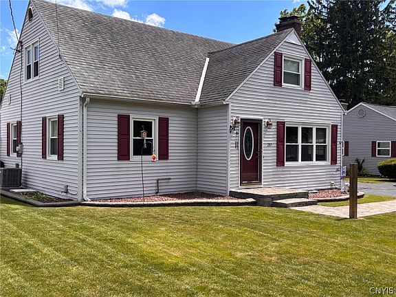 3rd image of 205 Hillside Dr