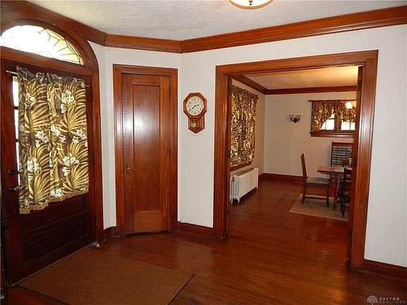 5th image of 206 W Hudson Ave