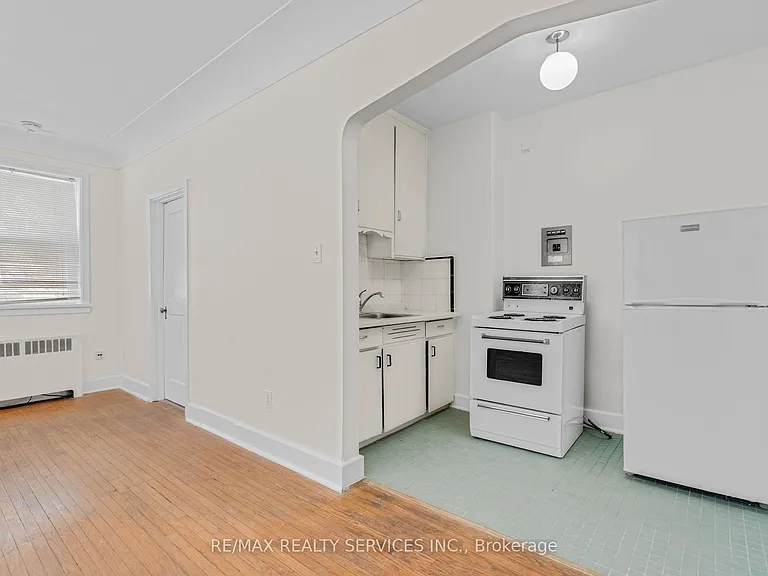 17 Webber Ave #2 — Photo 7