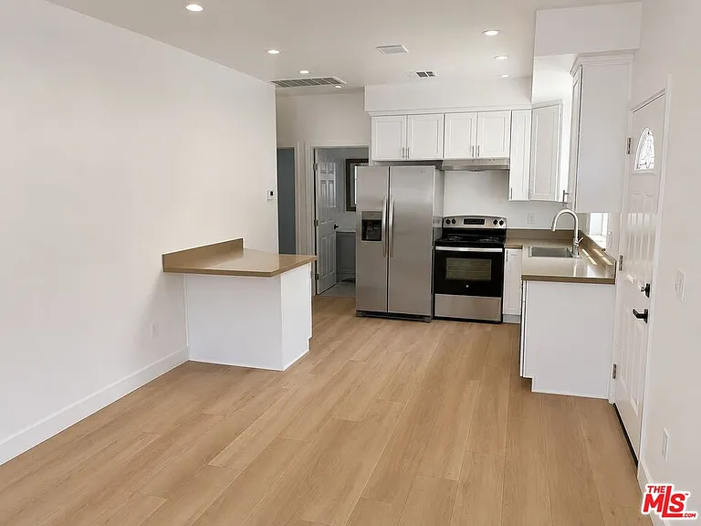 11016 Olinda St — Photo 5