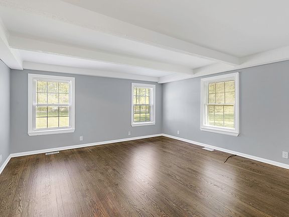 5th image of 52 Deerpath Rd