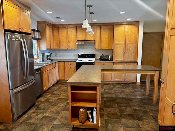 4th image of 535 Capitol Dr