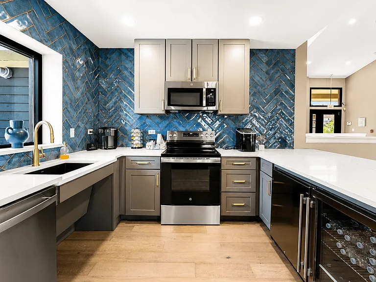 Green Trails Apartments — Photo 15