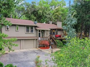 23727 Maple Ct, Auburn, CA 95602