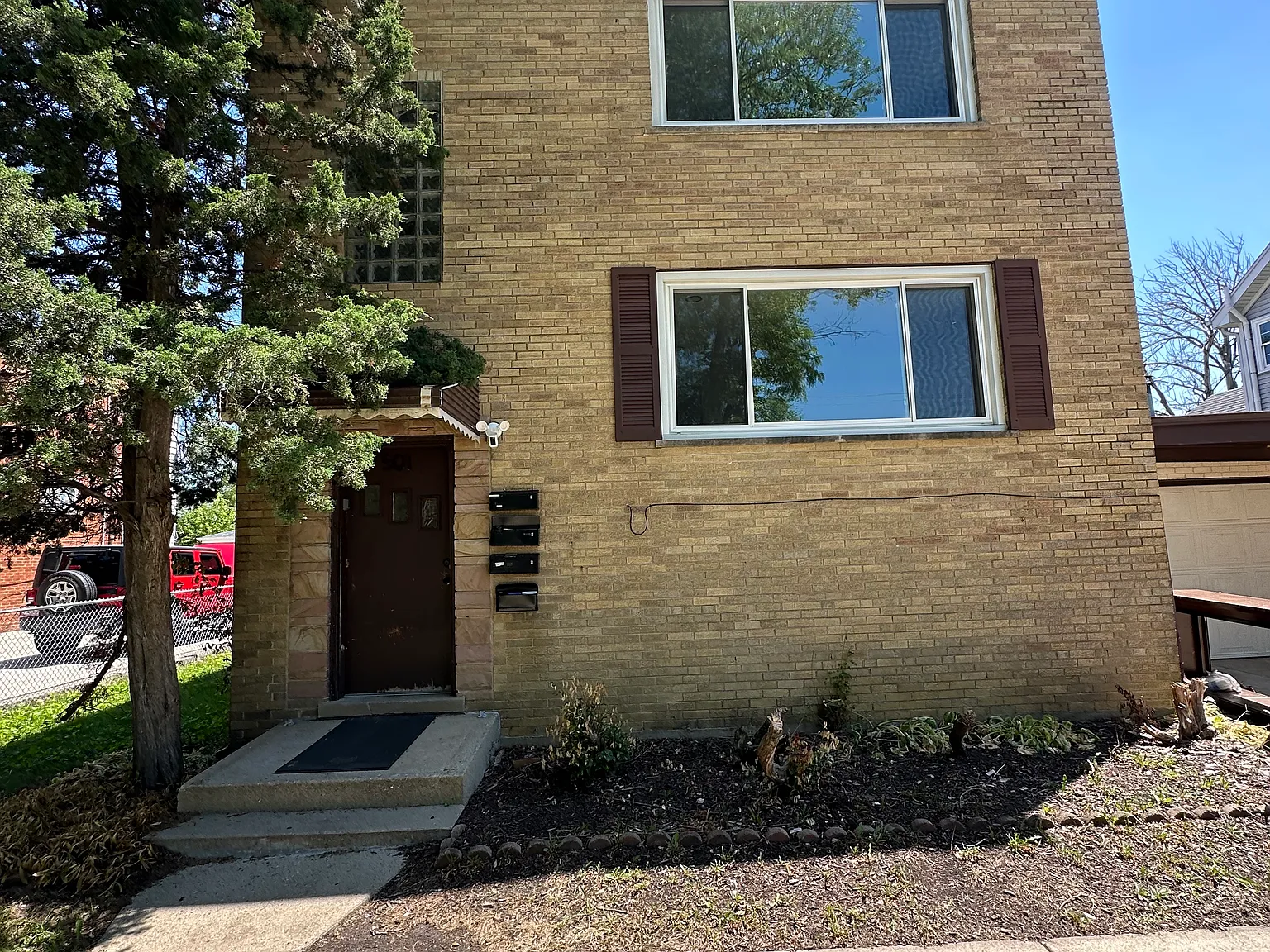 3 bed, 1252 sqft, $2,700 — Photo 1