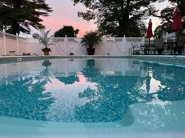 65 Milford St, Mendon, MA 01756