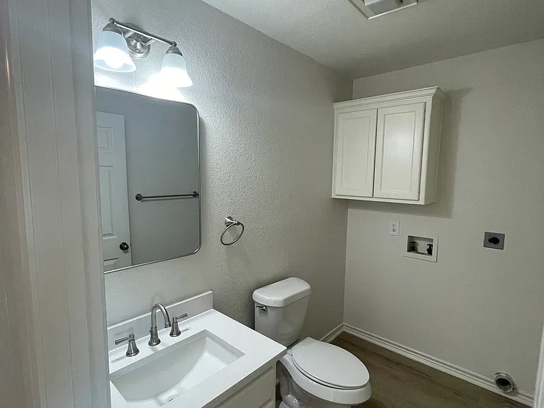 503 Gateway Pkwy #5 — Photo 4