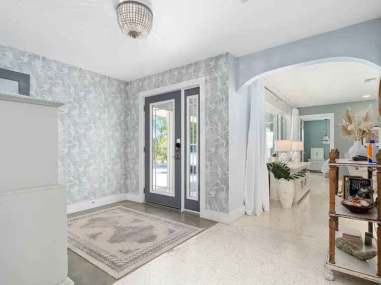 330 N Tessier Dr — Photo 25