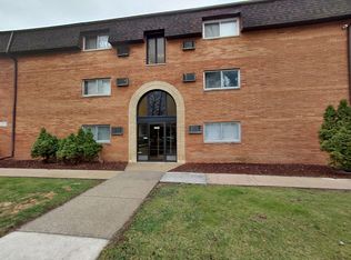 2345 185th Ct APT 27, Lansing, IL 60438