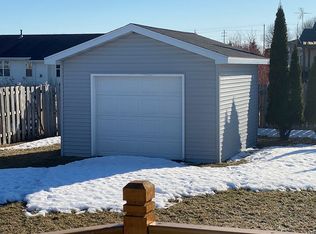 W7067 Maple Terrace Rd, Greenville, WI 54942