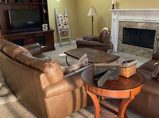 77 Ridgeland Dr, Waterbury, CT 06708