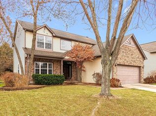 10505 Greenway Dr, Fishers, IN 46037