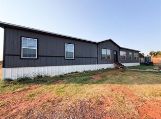 9908 N 1990th Rd, Hammon, OK 73650
