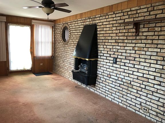 4th image of 461 W Elm Park Ave