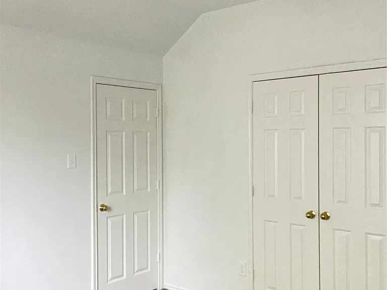 1309 Heather Brook Dr — Photo 3