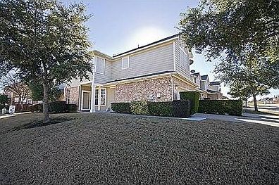 1st image of 9828 Castlewood Dr