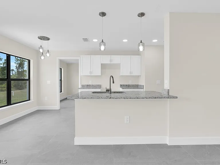 3005 53rd St W — Photo 6