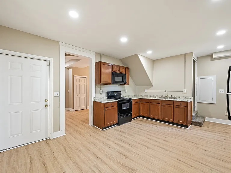 906 S Shelby St — Photo 12