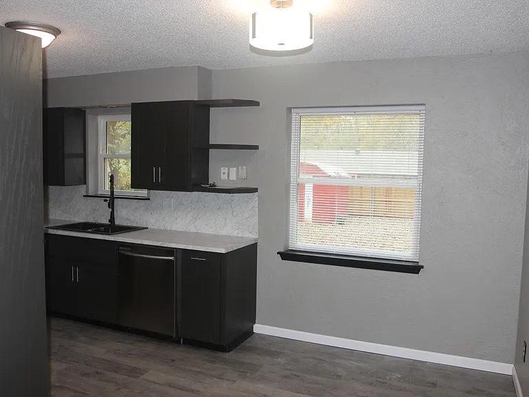 507 Redwood Dr — Photo 5