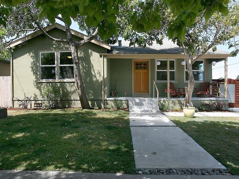 2 bedroom entrance