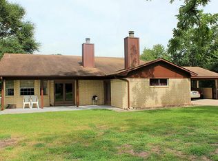 1043 S Berlin Rd, Brenham, TX 77833
