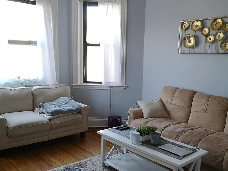 86 Glenville Ave — Photo 1