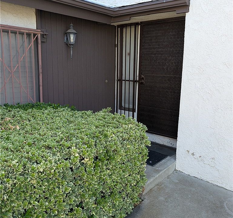 1st image of 2062 Locust Ct