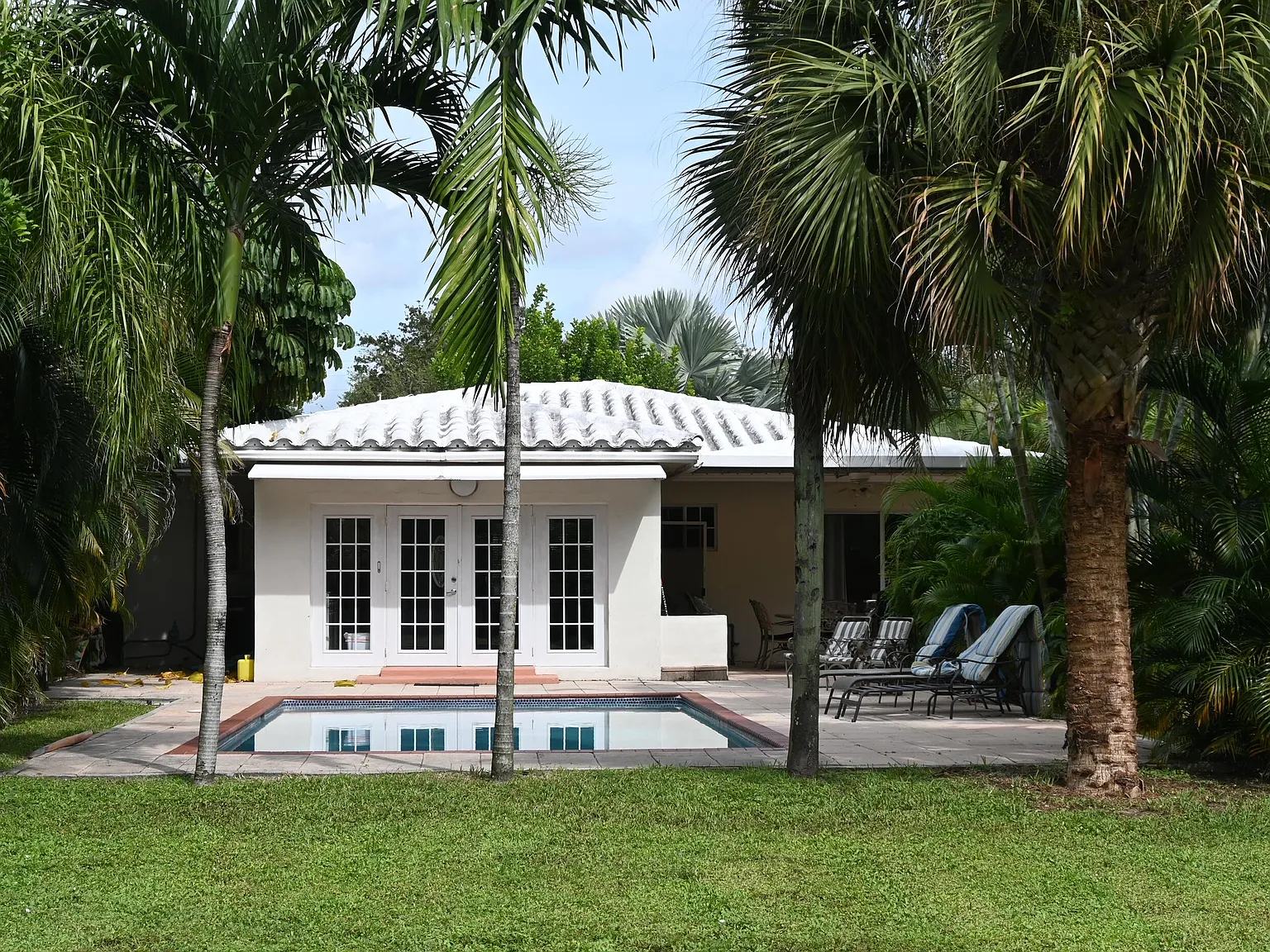 4 bed, 2.5 bath, 1603 sqft, $5,000 — Photo 4