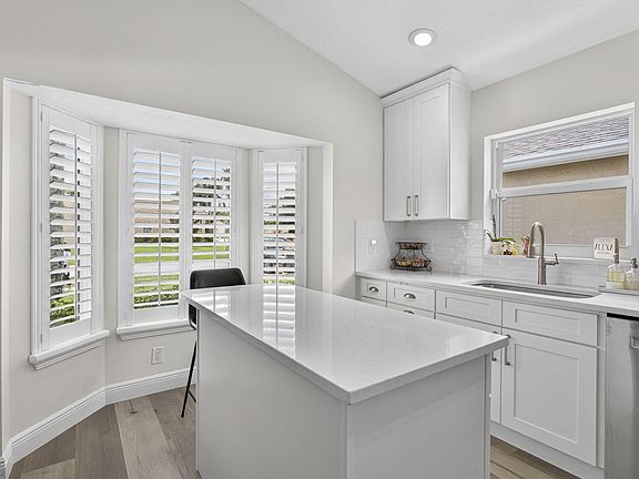 2nd image of 120 Saratoga Boulevard E