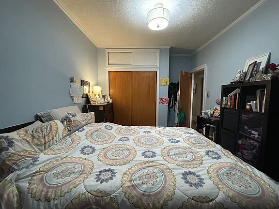 4th image of 747 Crawford Ave #2