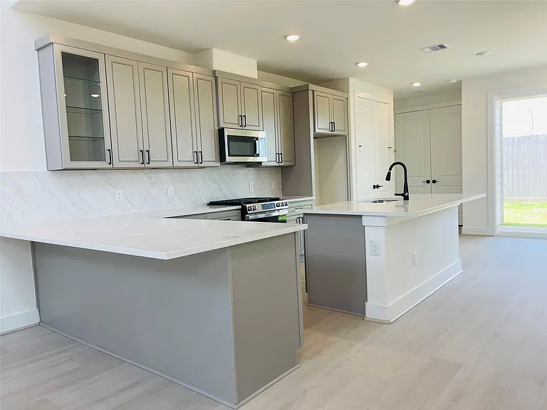 4308 Avron Dr — Photo 8