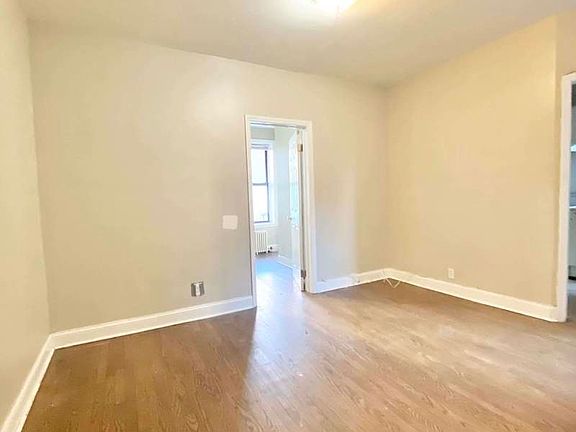 5th image of 326 E 78th St APT 28