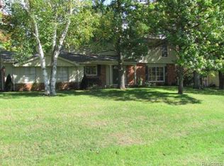 2307 Lost Tree Way, Bloomfield Hills, MI 48304