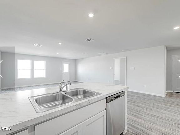 3rd image of 167 Payton Pl