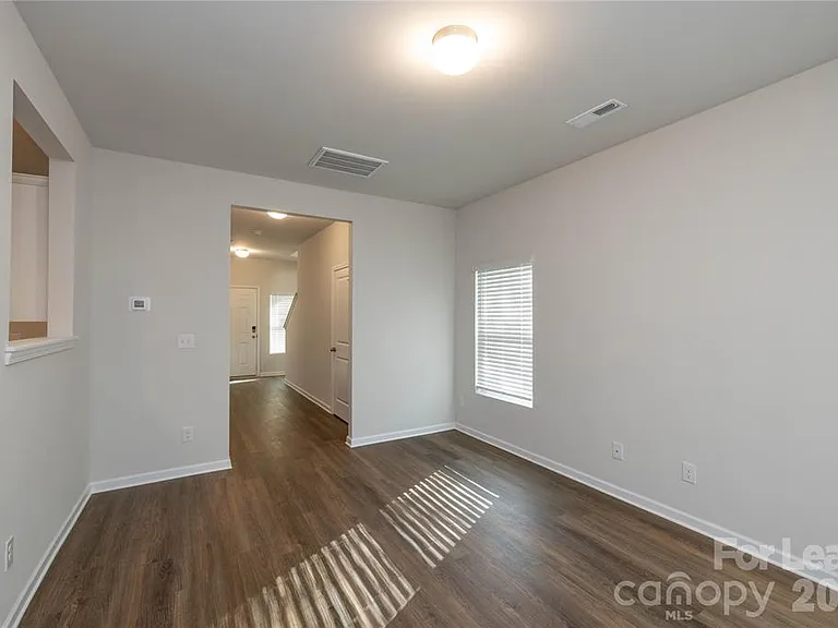 1419 Amhurst St — Photo 15