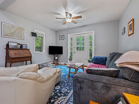 3rd image of 100 Colonial Circle