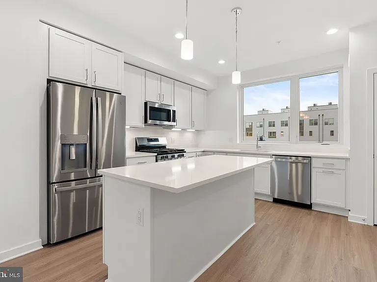 3036 S Northbank Pl — Photo 1