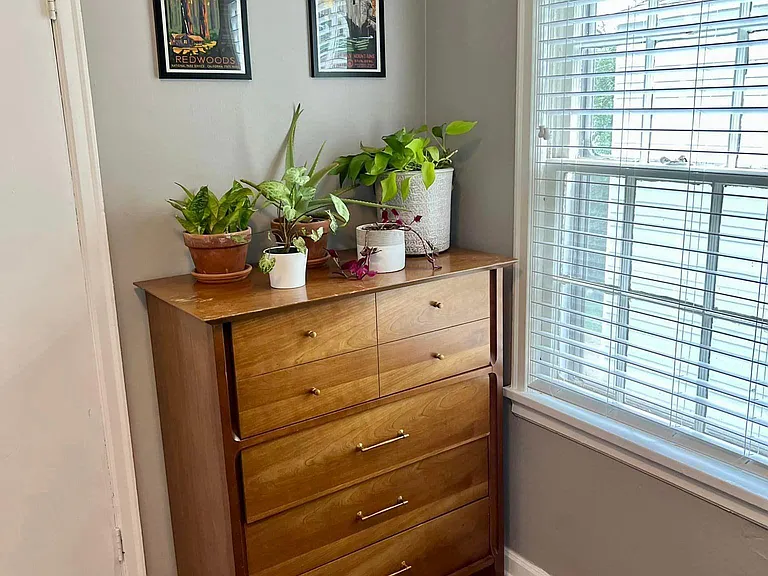Guest bedroom