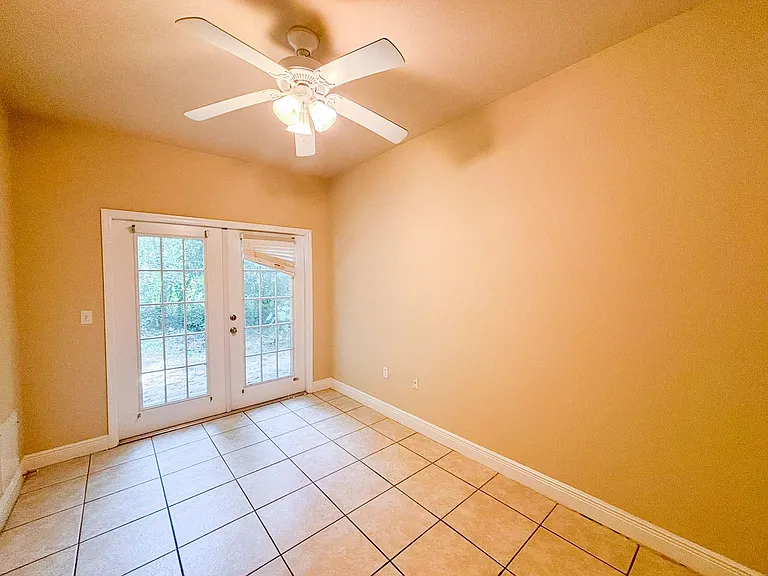 2946 SW 35th Pl #40 — Photo 10