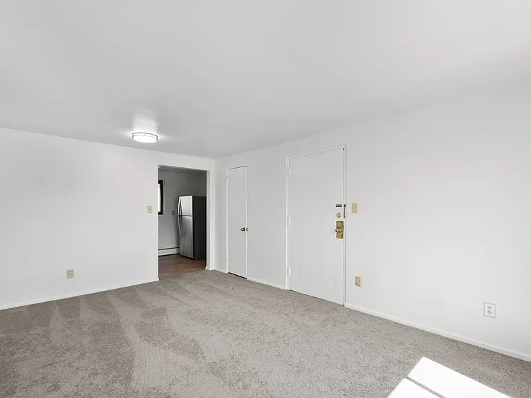Lindberg Apartments — Photo 40