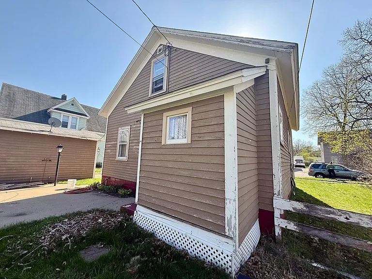 1005 S 5th Ave — Photo 8