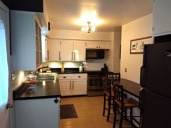 4th image of 1904 Hollyhock Dr