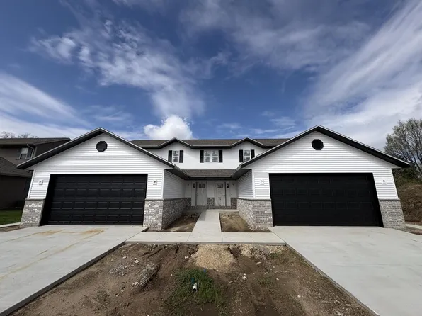 1334 Legion CIRCLE, West Bend, WI 53090