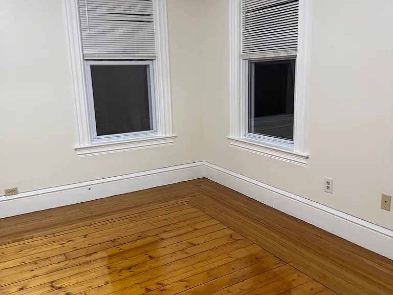 Florence St — Photo 11