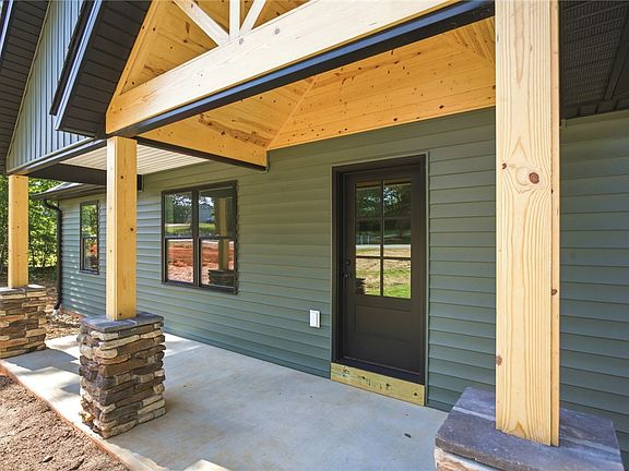 3rd image of 209 Castlebrook Dr
