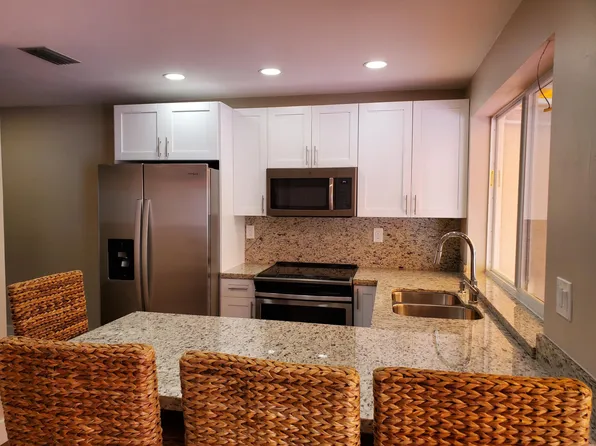 6937 Holly Rd, Miami Lakes, FL 33014